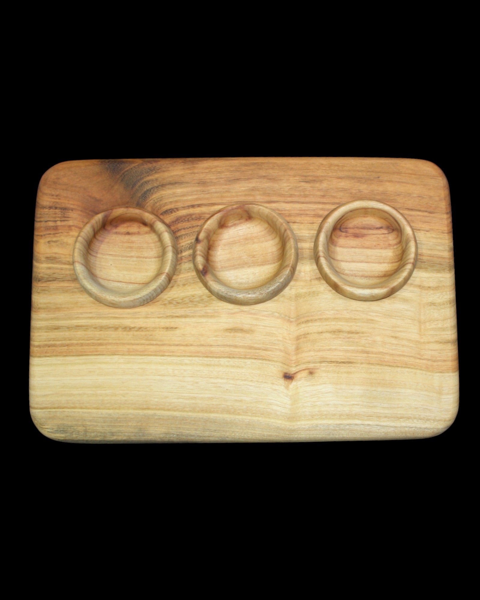 Camphor Laurel Serving Board with 3 Ramekins